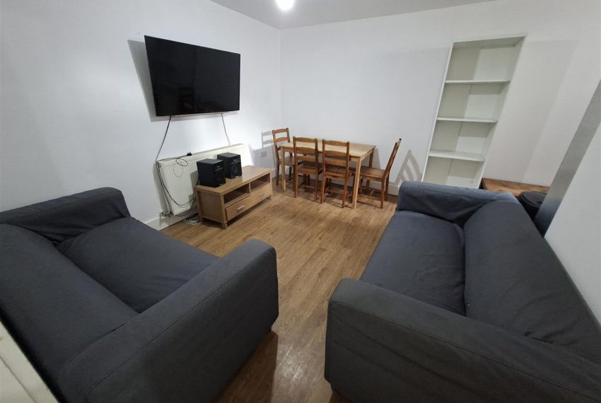 q21kyNk840aHKr43S-IR8w.jpg